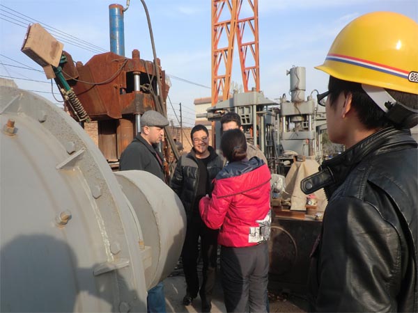 俄罗斯客戯(g)察舔盐压块机现?